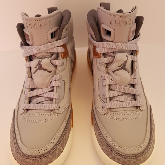 1Y JORDAN SPIZIKE GP WOLF GREY/DARK GREY - Picture 6 of 8